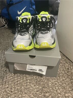 Balenciaga Sneaker Neon Yellow